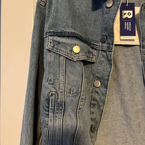 Jean jacket - Picture 2 of 11